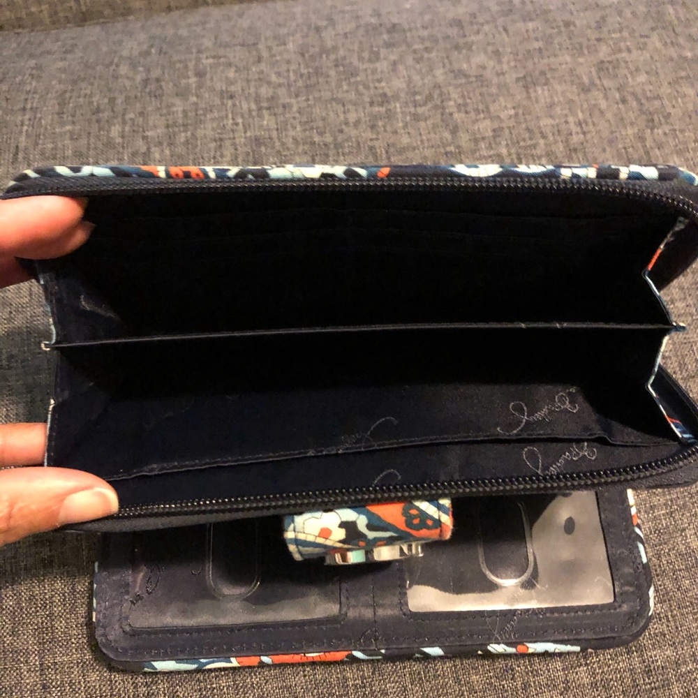 Wallet - Picture 3 of 4